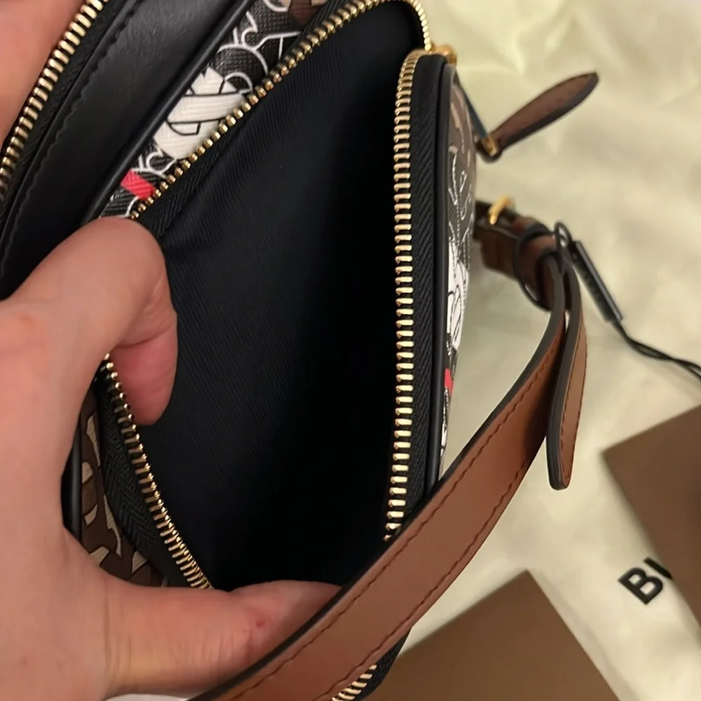 🔥🔥🔥Authentic Burberry TB camera bag 💼 - Picture 7 of 15